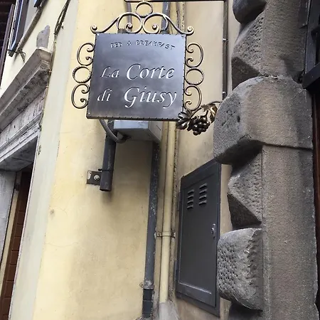 Alojamento de Acomodação e Pequeno-almoço La Corte Di Giusy *